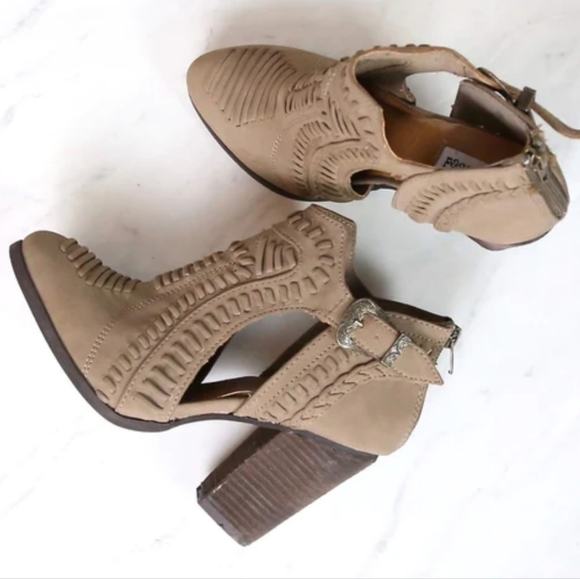 Not Rated - Nara Cutout Western Inspired Booties - Taupe Size 6.5 EUC - Picture 1 of 7